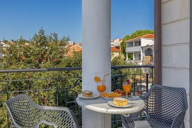 Family Apart Daire, 1 Çift Kişilik Yatak ve Çekyat, Bahçeli (Apartment Karlo 220m from the beach)