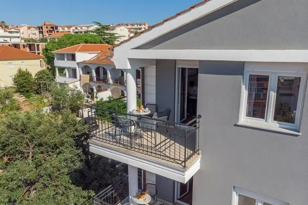 Family Apart Daire, 1 Çift Kişilik Yatak ve Çekyat, Bahçeli (Apartment Karlo 220m from the beach)