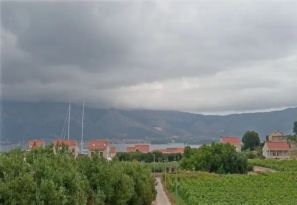 Apart Daire (Two-Bedroom Apartment with Balcony)