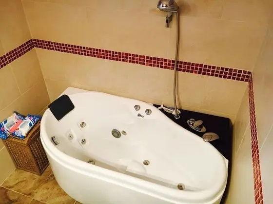 Comfort Apart Daire, 2 Yatak Odası, Havuz Kullanımı, Havuz Manzaralı