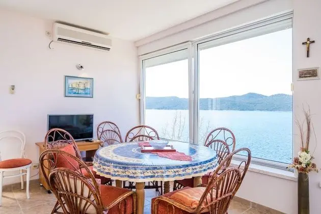 Apart Daire (One Bedroom Apartment with Terrace an)