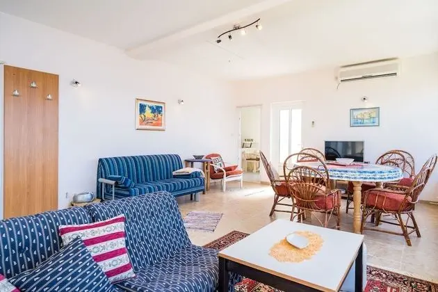 Apart Daire (One Bedroom Apartment with Terrace an)