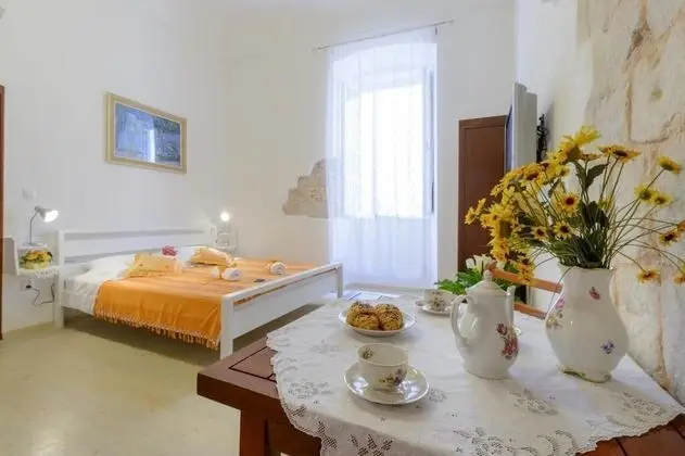 Stüdyo (Studio apartment)