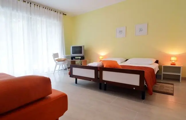Classic Apart Daire, 2 Yatak Odası, Teras, Avlu