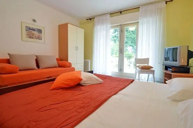 Classic Apart Daire, 2 Yatak Odası, Teras, Avlu