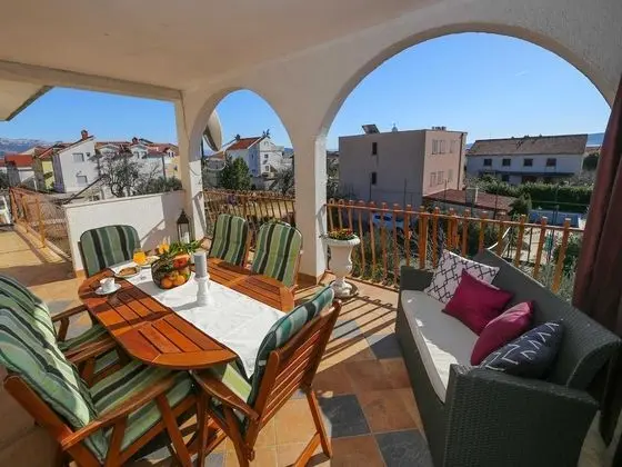 Apart Daire (Three Bedroom Apartment with Terrace )