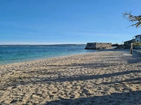 Apart Daire (Three Bedroom Apartment with Terrace )