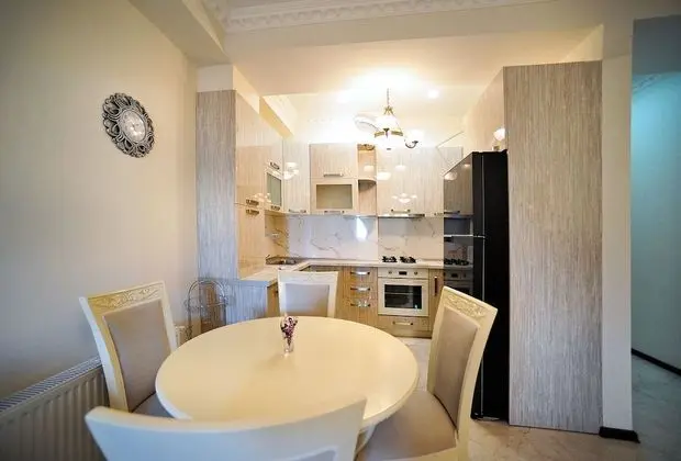 Standard Apart Daire (80 Merab Kostava Street 17)