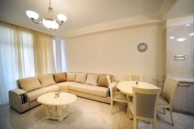 Standard Apart Daire (80 Merab Kostava Street 17)