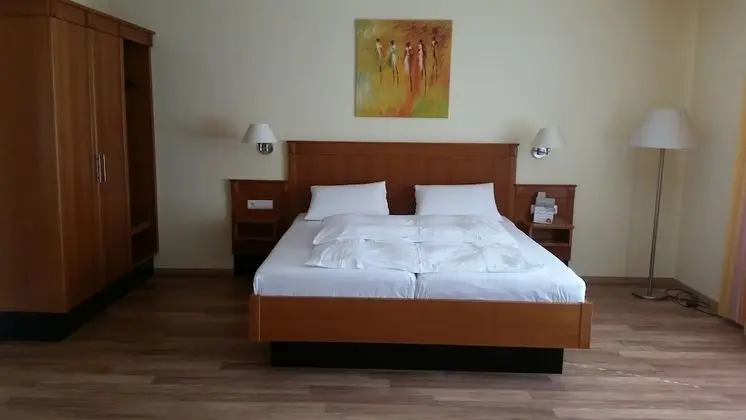 Tek Büyük veya İki Ayrı Yataklı Oda