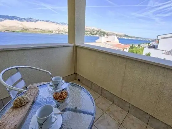 Apart Daire (One Bedroom Apartment with Balcony an)