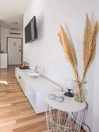 Apart Daire (One Bedroom Apartment with Balcony an)