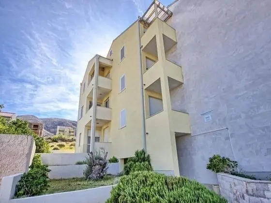 Apart Daire (One Bedroom Apartment with Balcony an)