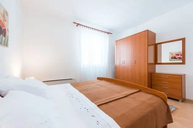 Apart Daire (Three-Bedroom Apartment with Balcony )