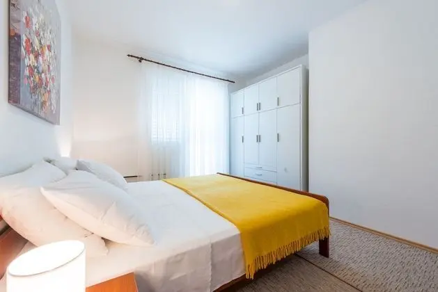 Apart Daire (Three-Bedroom Apartment with Balcony )