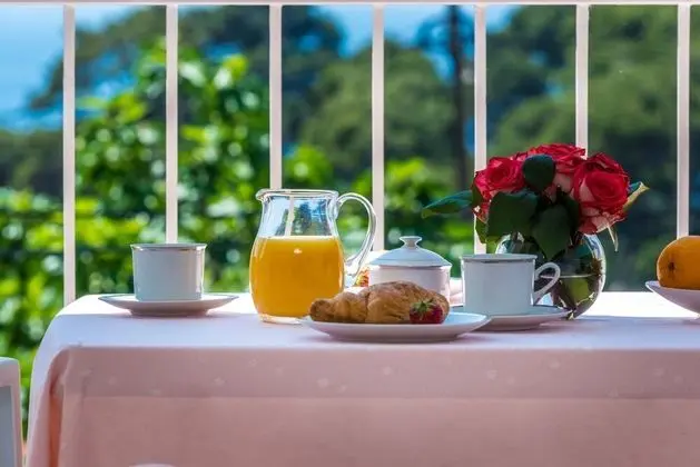 Apart Daire (Three-Bedroom Apartment with Balcony )