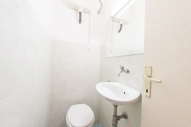 Apart Daire (Three-Bedroom Apartment with Balcony )