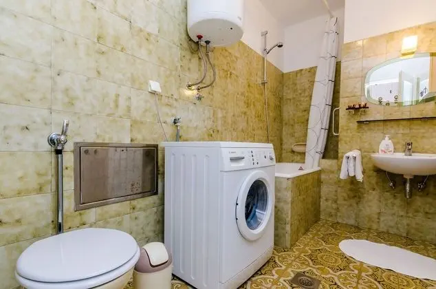 Apart Daire (Two Bedroom Apartment with Balcony)