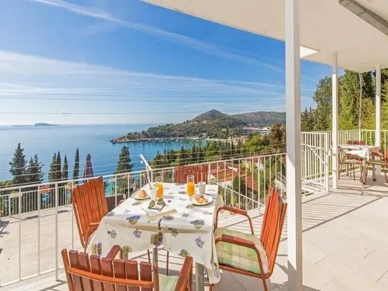 Apart Daire (Three Bedroom Apartment with Terrace )