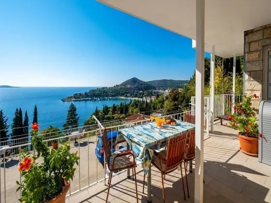 Apart Daire (Three Bedroom Apartment with Terrace )