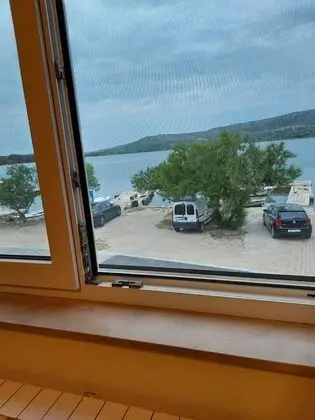 Apart Daire (One Bedroom Apartment with Balcony an)