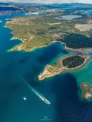 Apart Daire (One Bedroom Apartment with Balcony an)