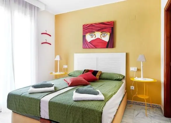 Apart Daire, 2 Yatak Odası, Teras, Havuz Manzaralı