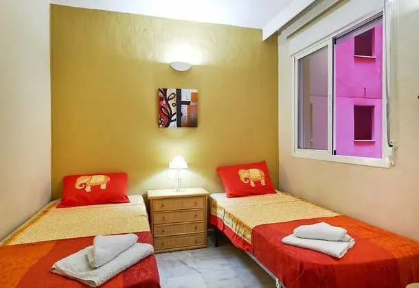 Apart Daire, 2 Yatak Odası, Teras, Havuz Manzaralı