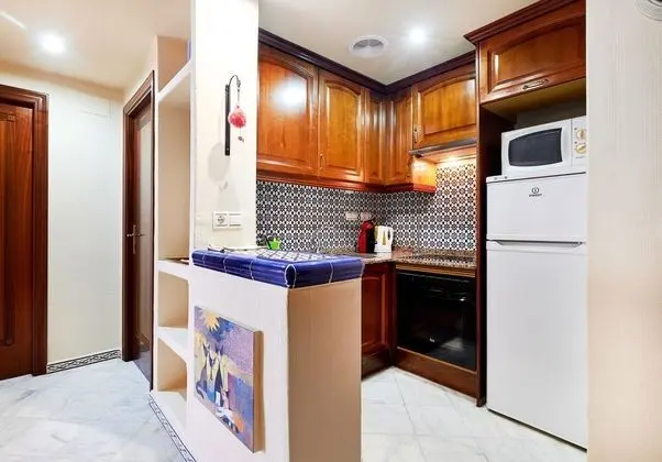 Apart Daire, 2 Yatak Odası, Teras, Havuz Manzaralı