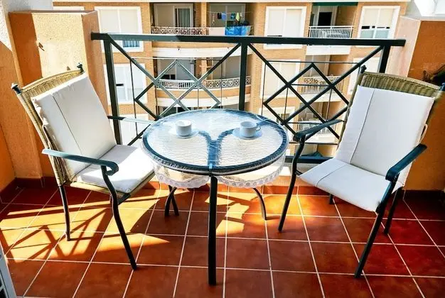 Apart Daire, 2 Yatak Odası, Teras, Havuz Manzaralı