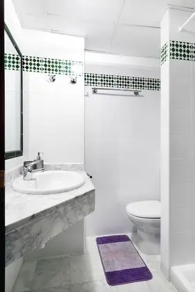 Apart Daire, 2 Yatak Odası, Teras, Havuz Manzaralı