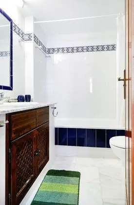 Apart Daire, 2 Yatak Odası, Teras, Havuz Manzaralı