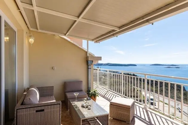 Apart Daire (Two Bedroom Apartment with Balcony)