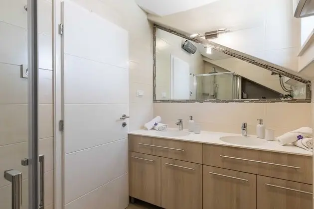 Apart Daire (Two Bedroom Apartment with Balcony)