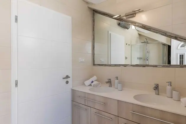 Apart Daire (Two Bedroom Apartment with Balcony)