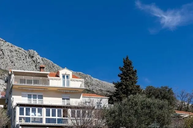 Apart Daire (Two Bedroom Apartment with Balcony)