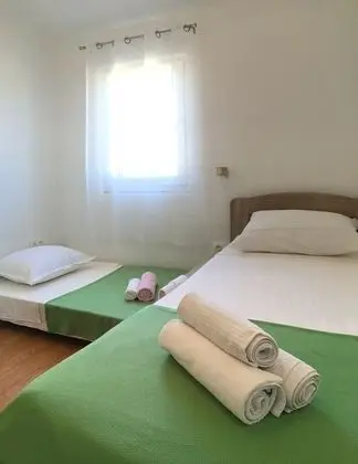 Family Apart Daire, Birden Çok Yatak, Avlu Manzaralı