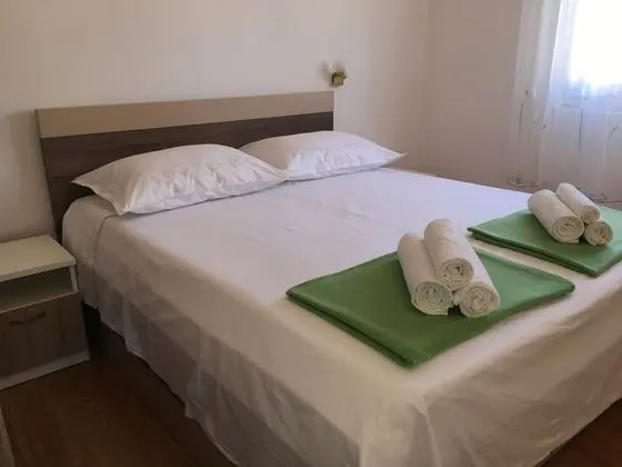 Family Apart Daire, Birden Çok Yatak, Avlu Manzaralı