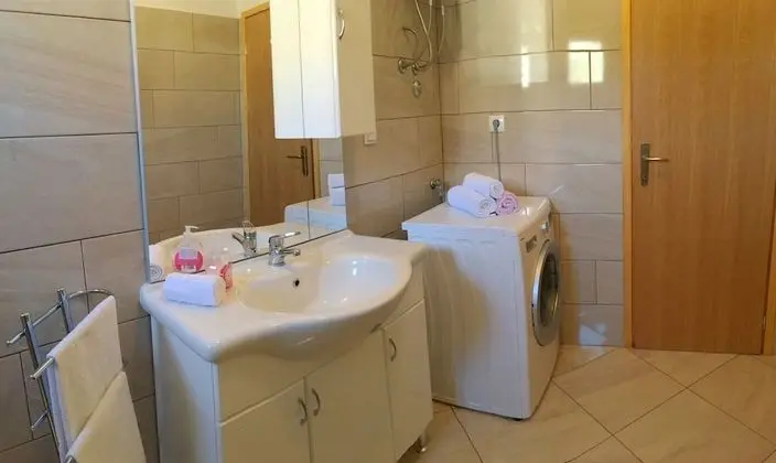 Family Apart Daire, Birden Çok Yatak, Avlu Manzaralı