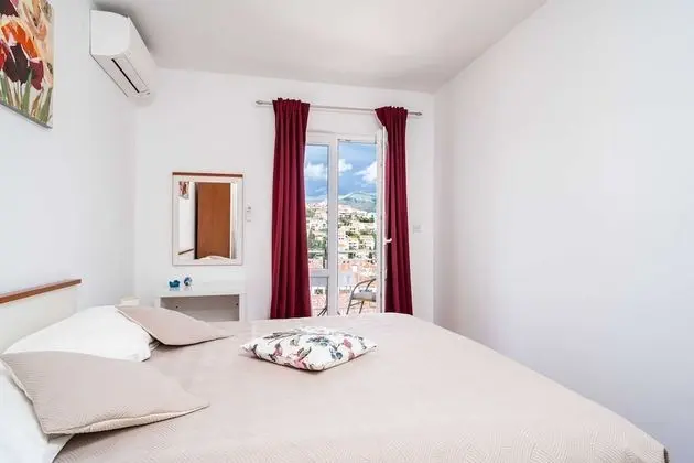 Apart Daire (Two-Bedroom Apartment with Balcony)