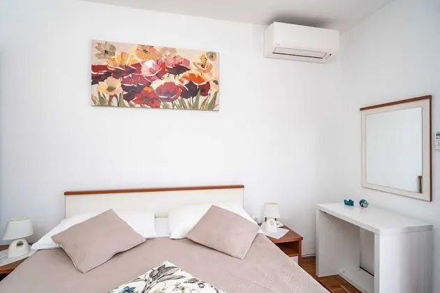 Apart Daire (Two-Bedroom Apartment with Balcony)