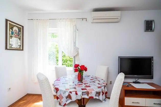 Apart Daire (Two-Bedroom Apartment with Balcony)