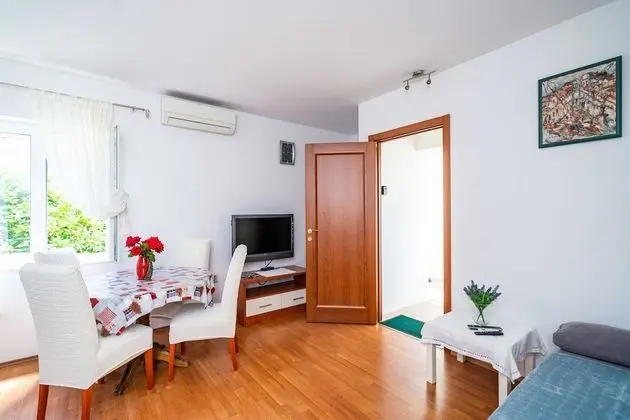 Apart Daire (Two-Bedroom Apartment with Balcony)