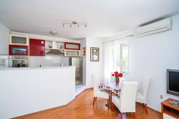 Apart Daire (Two-Bedroom Apartment with Balcony)