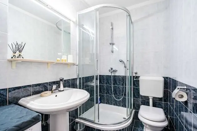 Apart Daire (Two-Bedroom Apartment with Balcony)