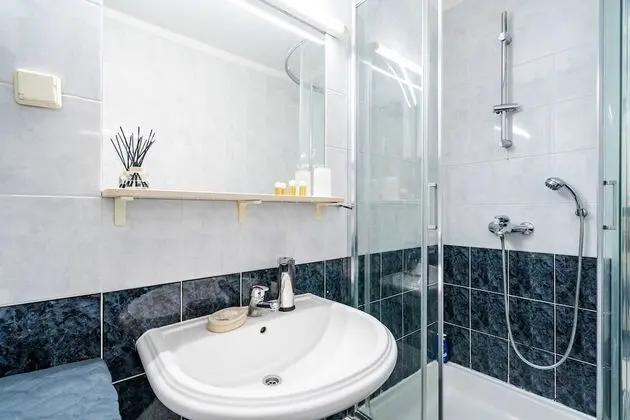 Apart Daire (Two-Bedroom Apartment with Balcony)