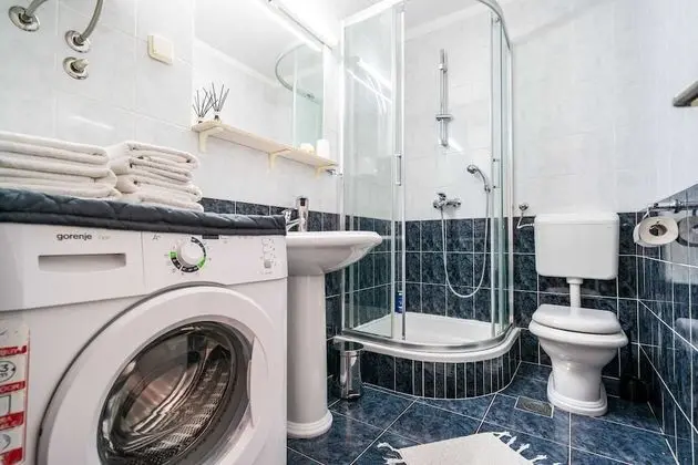 Apart Daire (Two-Bedroom Apartment with Balcony)