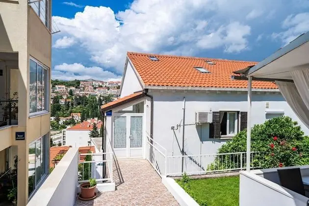 Apart Daire (Two-Bedroom Apartment with Balcony)