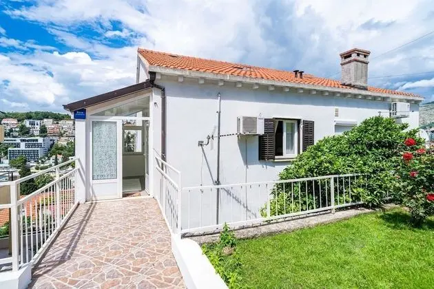 Apart Daire (Two-Bedroom Apartment with Balcony)