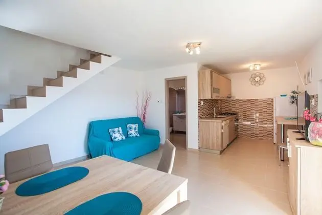 Basic Apart Daire, Göl Manzaralı